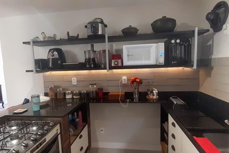 Casa à venda com 273m², 4 quartos e 5 vagas Casa à venda com 273m², 4 quartos e 5 vagasCozinha