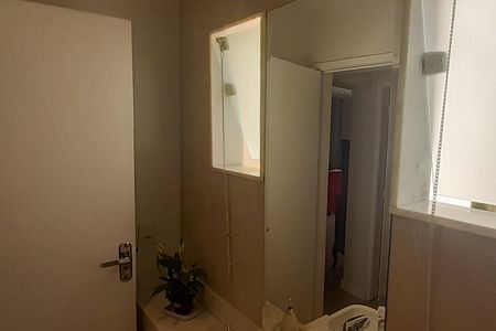 Casa à venda com 273m², 4 quartos e 5 vagas Casa à venda com 273m², 4 quartos e 5 vagasBanheiro 2