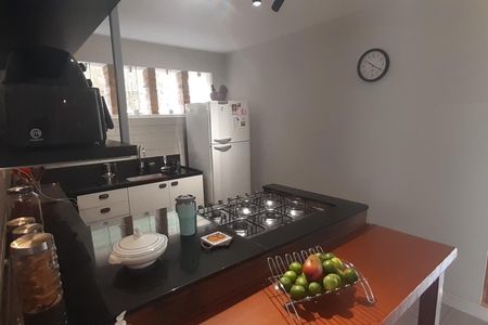 Casa à venda com 273m², 4 quartos e 5 vagas Casa à venda com 273m², 4 quartos e 5 vagasCozinha