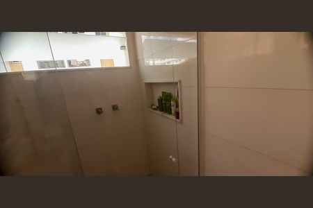 Casa à venda com 273m², 4 quartos e 5 vagas Casa à venda com 273m², 4 quartos e 5 vagasBanheiro da Suíte