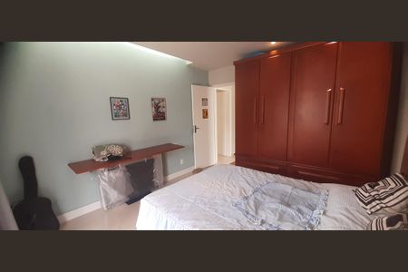 Casa à venda com 273m², 4 quartos e 5 vagas Casa à venda com 273m², 4 quartos e 5 vagasQuarto 1