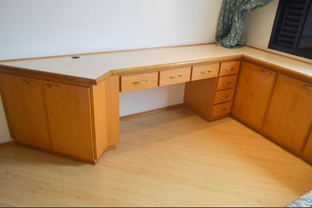 Apartamento à venda com 180m², 3 quartos e 2 vagasSuíte 1