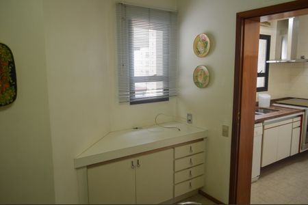 Apartamento à venda com 180m², 3 quartos e 2 vagasCozinha