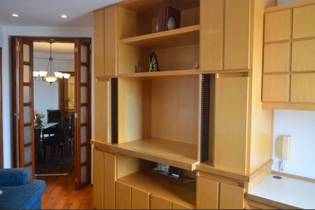 Apartamento à venda com 180m², 3 quartos e 2 vagasSala