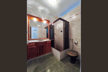 Apartamento à venda com 250m², 4 quartos e 1 vagaBanheiro da Suíte 2