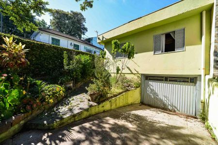 Casa à venda com 70m², 3 quartos e 1 vaga Casa à venda com 70m², 3 quartos e 1 vagaFachada