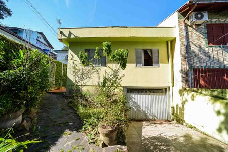 Casa à venda com 70m², 3 quartos e 1 vaga Casa à venda com 70m², 3 quartos e 1 vagaFachada