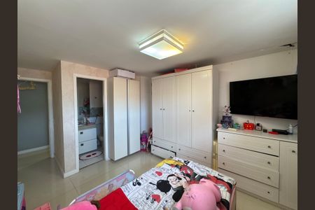 Apartamento à venda com 357m², 4 quartos e 2 vagas Apartamento à venda com 357m², 4 quartos e 2 vagasSuíte 3