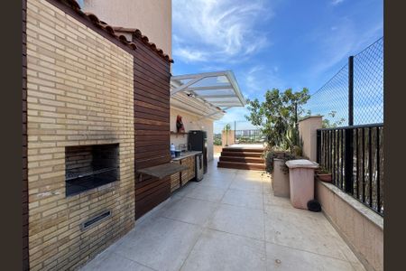Apartamento à venda com 357m², 4 quartos e 2 vagas Apartamento à venda com 357m², 4 quartos e 2 vagasVaranda / Terraço