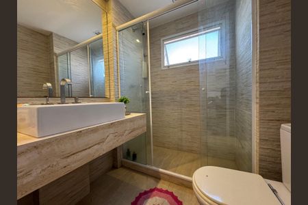 Apartamento à venda com 357m², 4 quartos e 2 vagas Apartamento à venda com 357m², 4 quartos e 2 vagasSuíte 1 - Banheiro