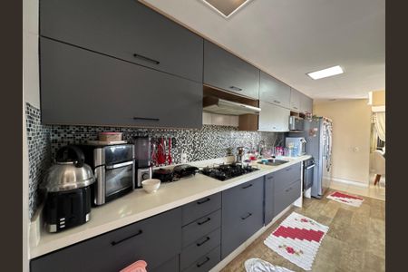 Apartamento à venda com 357m², 4 quartos e 2 vagas Apartamento à venda com 357m², 4 quartos e 2 vagasCozinha