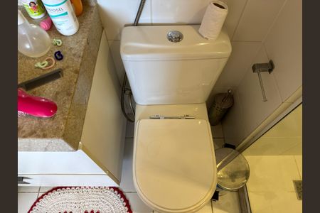 Apartamento à venda com 357m², 4 quartos e 2 vagas Apartamento à venda com 357m², 4 quartos e 2 vagasSuíte 3 - Banheiro