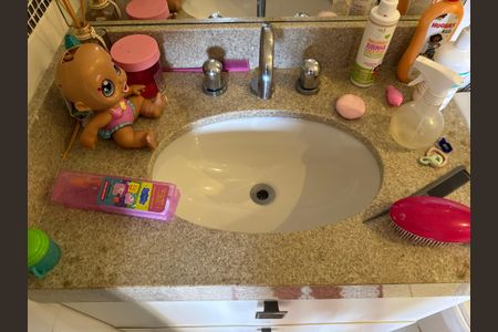 Apartamento à venda com 357m², 4 quartos e 2 vagas Apartamento à venda com 357m², 4 quartos e 2 vagasSuíte 3 - Banheiro