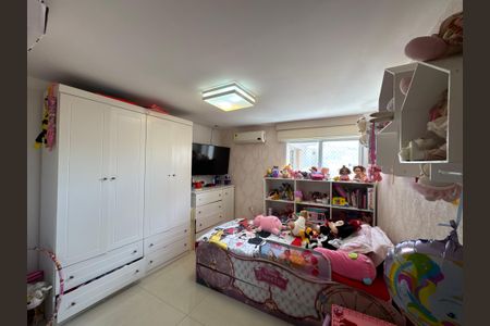 Apartamento à venda com 357m², 4 quartos e 2 vagas Apartamento à venda com 357m², 4 quartos e 2 vagasSuíte 3