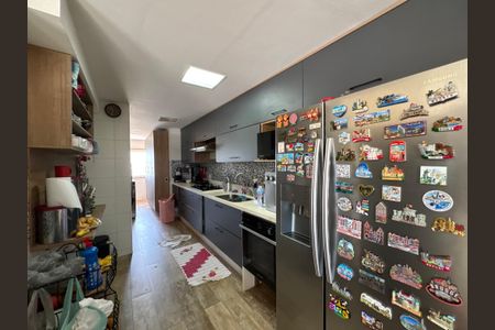 Apartamento à venda com 357m², 4 quartos e 2 vagas Apartamento à venda com 357m², 4 quartos e 2 vagasCozinha