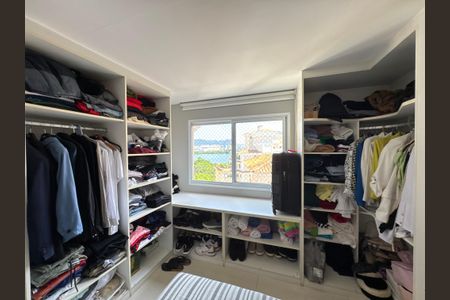 Apartamento à venda com 357m², 4 quartos e 2 vagas Apartamento à venda com 357m², 4 quartos e 2 vagasSuíte 2 - Closet