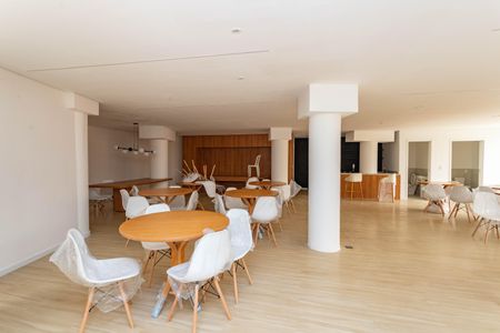 Apartamento à venda com 70m², 3 quartos e 2 vagas Apartamento à venda com 70m², 3 quartos e 2 vagasÁrea comum - Salão de festas