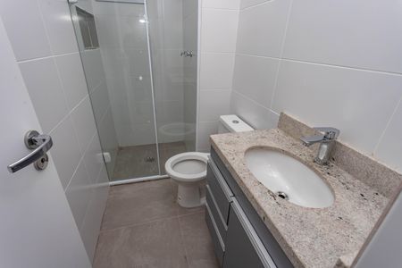 Apartamento à venda com 70m², 3 quartos e 2 vagas Apartamento à venda com 70m², 3 quartos e 2 vagasBanheiro social