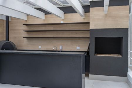Apartamento à venda com 70m², 3 quartos e 2 vagas Apartamento à venda com 70m², 3 quartos e 2 vagasÁrea comum - Churrasqueira