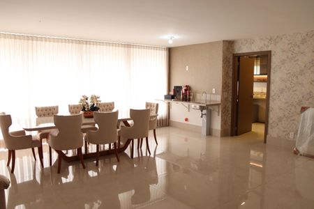 Apartamento para alugar com 185m², 2 quartos e 3 vagasSala