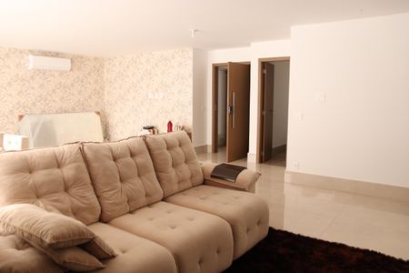 Apartamento para alugar com 185m², 2 quartos e 3 vagasSala