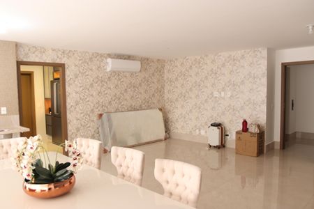 Apartamento para alugar com 185m², 2 quartos e 3 vagasSala