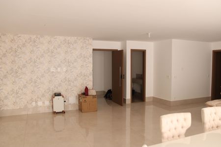 Apartamento para alugar com 185m², 2 quartos e 3 vagasSala
