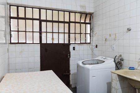 Casa à venda com 354m², 4 quartos e 4 vagasÁrea de Serviço