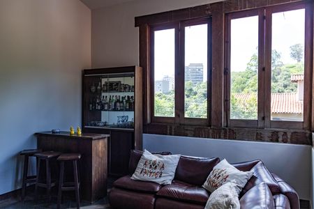 Casa à venda com 354m², 4 quartos e 4 vagasSala