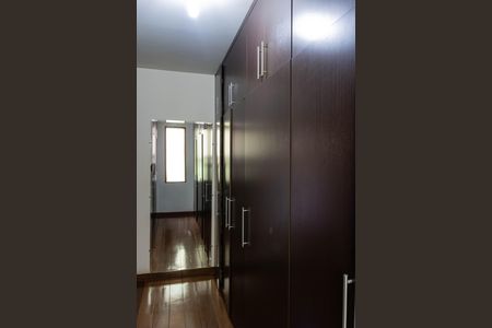 Casa à venda com 354m², 4 quartos e 4 vagasQuarto 1