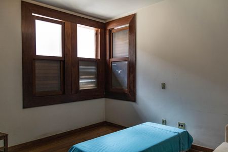 Casa à venda com 354m², 4 quartos e 4 vagasQuarto 2