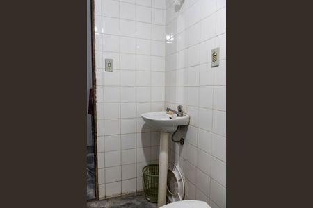 Casa à venda com 354m², 4 quartos e 4 vagasBanheiro de Serviço