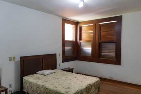 Casa à venda com 354m², 4 quartos e 4 vagasQuarto 1