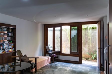 Casa à venda com 354m², 4 quartos e 4 vagasSala