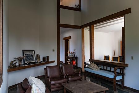 Casa à venda com 354m², 4 quartos e 4 vagasSala