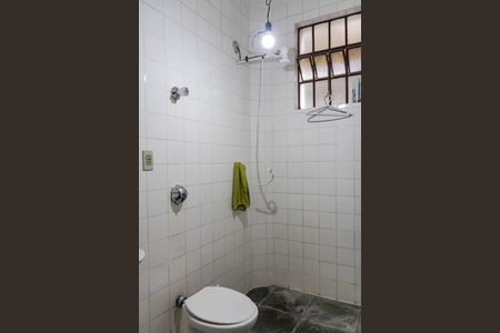 Casa à venda com 354m², 4 quartos e 4 vagasBanheiro de Serviço