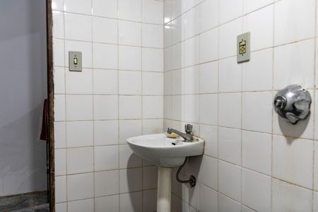 Casa à venda com 354m², 4 quartos e 4 vagasBanheiro de Serviço