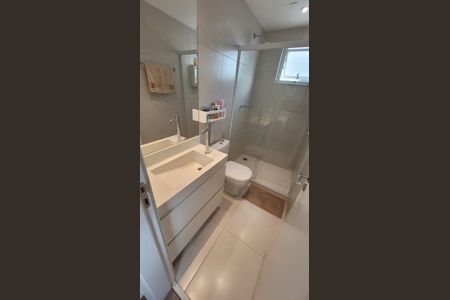 Apartamento à venda com 80m², 2 quartos e 2 vagas Apartamento à venda com 80m², 2 quartos e 2 vagasBanheiro