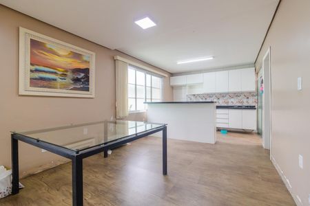Casa à venda com 70m², 2 quartos e 2 vagasSala