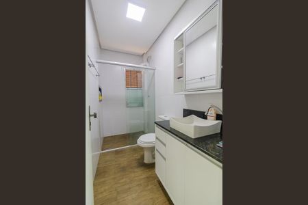 Casa à venda com 70m², 2 quartos e 2 vagasBanheiro