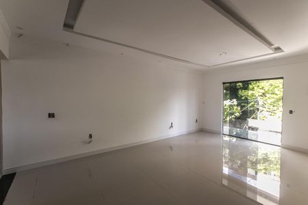 Casa de condomínio para alugar com 100m², 2 quartos e 1 vagaSala