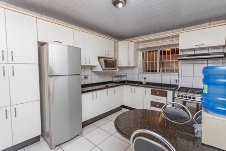Casa à venda com 160m², 3 quartos e 2 vagas Casa à venda com 160m², 3 quartos e 2 vagasCozinha