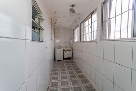 Casa à venda com 160m², 3 quartos e 2 vagas Casa à venda com 160m², 3 quartos e 2 vagasÁrea de serviço