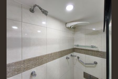 Apartamento à venda com 80m², 2 quartos e 1 vagaBanheiro Corredor