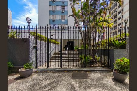 Apartamento à venda com 80m², 2 quartos e 1 vagaFachada e portaria