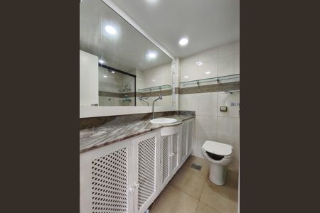 Apartamento à venda com 80m², 2 quartos e 1 vagaBanheiro Corredor