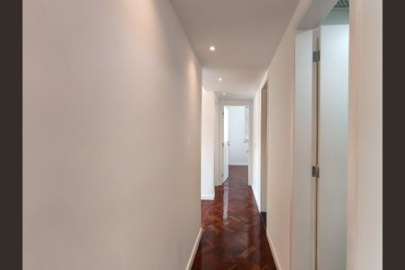 Apartamento à venda com 80m², 2 quartos e 1 vagaCorredor
