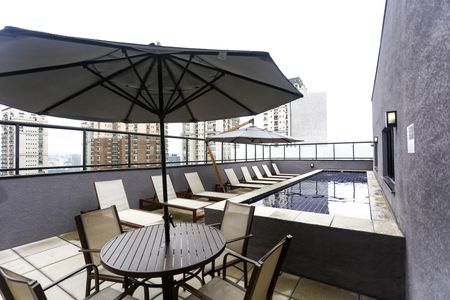 Studio para alugar com 30m², 1 quarto e 1 vaga Studio para alugar com 30m², 1 quarto e 1 vagaÁrea comum - Piscina