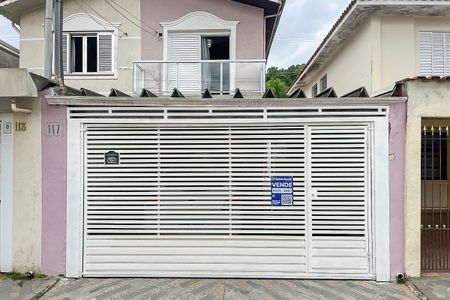 Casa à venda com 140m², 2 quartos e 2 vagasFachada + plaquinha