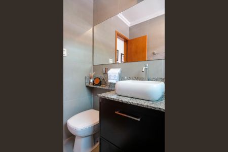 Casa à venda com 140m², 2 quartos e 2 vagasBanheiro